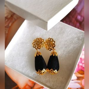 Fabulous  velvet black embilish design of Filigree gold plated dangle earrings.